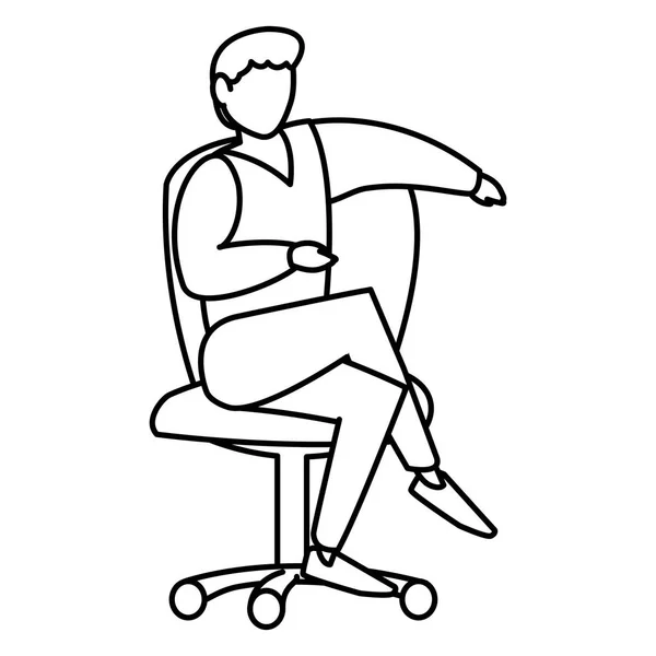 Молодой человек сидит в офисном кресле — стоковый вектор