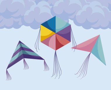 Uçurtmalar gökyüzünde uçuyor