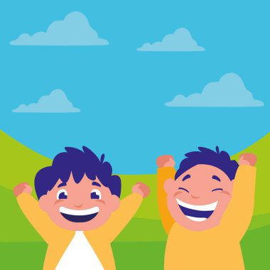 Kampta kutluyor mutlu şişman çocuklar