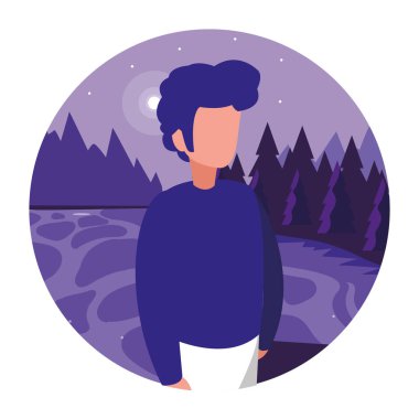 Orman manzara sahnesinde genç adam