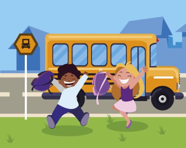 mutlu küçük Interracial okul çocukları otobüs durağı