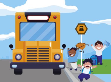 mutlu Interracial çocuk otobüs durağı