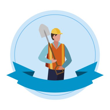 kürek ile kurucu inşaat işçisi