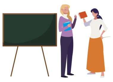 ders kitapları ve tebeşir tahtası ile kadın öğretmenler çift