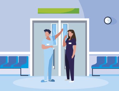 asansör kapıda çift tıp işçileri