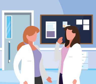 hastane koridorunda kadın tıp işçileri