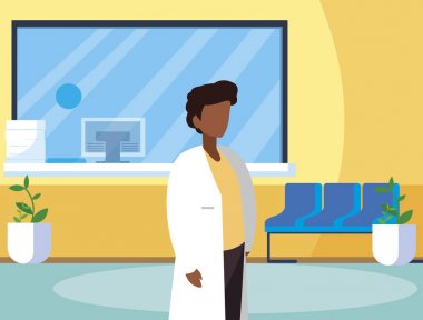 klinik resepsiyonda afro erkek tıp işçisi