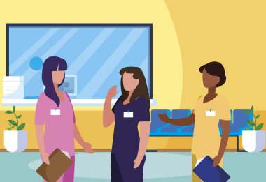klinik resepsiyonda ırklar arası kadın tıp çalışanları