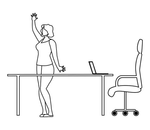 Élégante femme d'affaires avec ordinateur portable dans le bureau — Image vectorielle