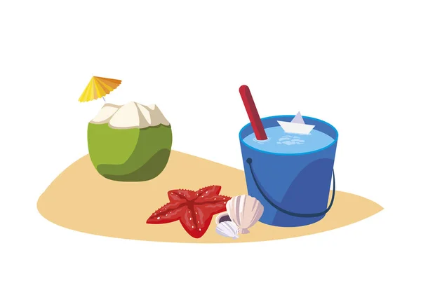 코코넛 칵테일과 아이콘이 있는 여름 모래 해변 — 스톡 벡터