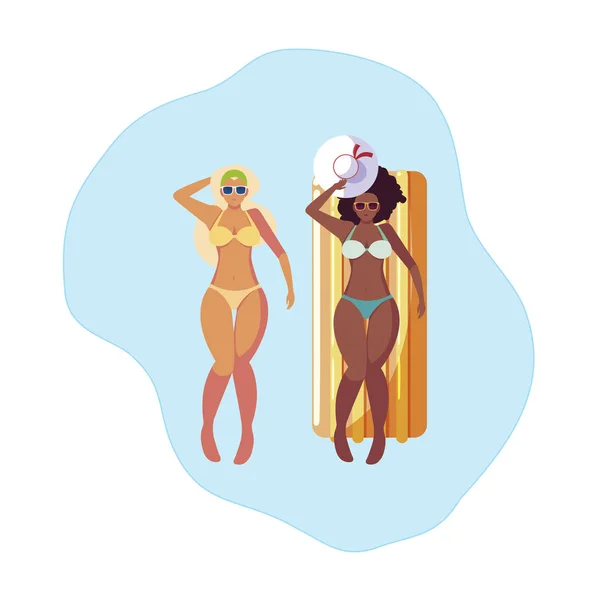 Meninas inter-raciais bonitas com colchão flutuante na água —  Vetores de Stock