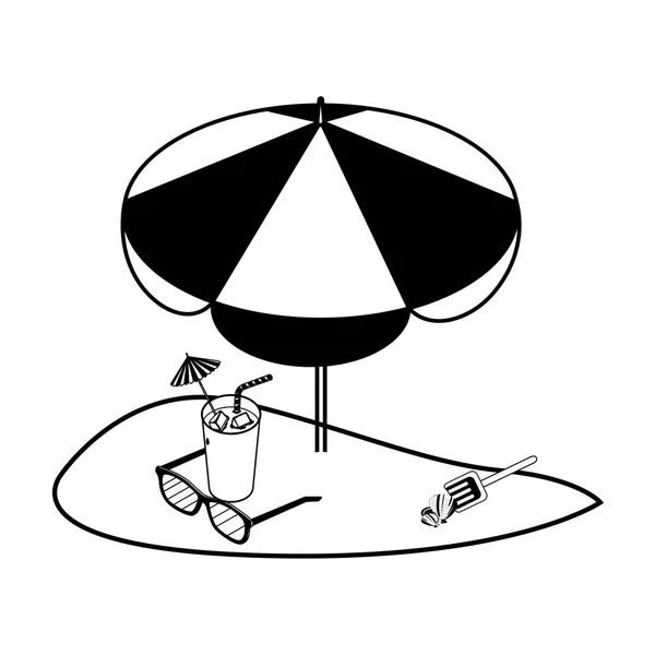 Praia de areia de verão com guarda-chuva e coquetel — Vetor de Stock