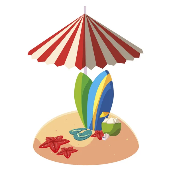 Playa de arena de verano con sombrilla y tablas de surf — Vector de stock