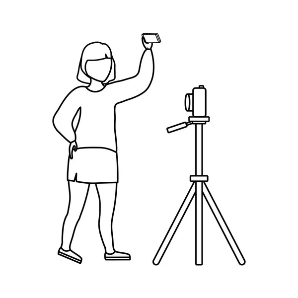 Mujer tomando selfie con smartphone y cámara fotográfica — Vector de stock