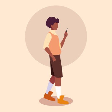 Genç adam Afro akıllı telefon cihazını kullanarak