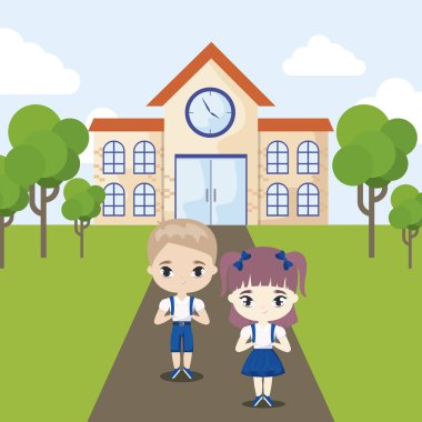 okul binasının önünde sevimli küçük öğrenciler