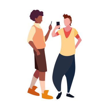 akıllı telefon cihazları kullanan iki adam