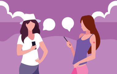 konuşan akıllı telefon kullanan iki kadın