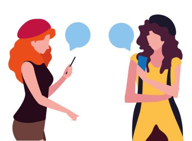 konuşan akıllı telefon kullanan iki kadın