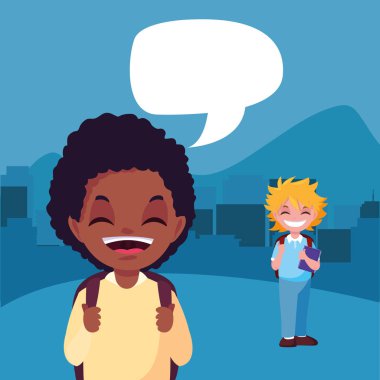 okula geri konuşurken çanta ile öğrenciler çocuk