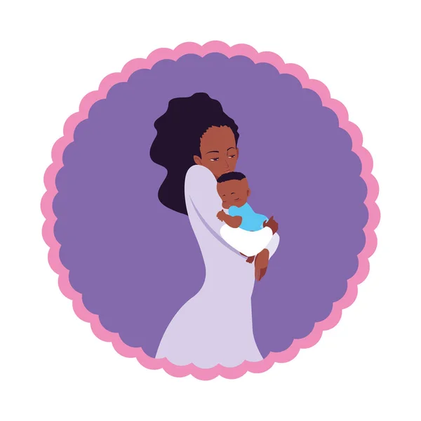 Mãe carregando seu bebê em seus braços —  Vetores de Stock
