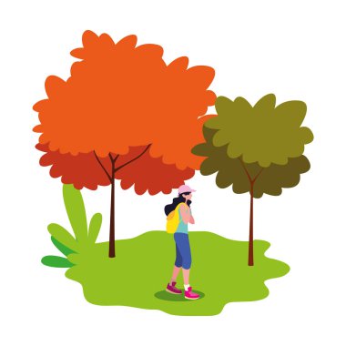 sırt çantası aktif açık rekreasyon ile genç kadın