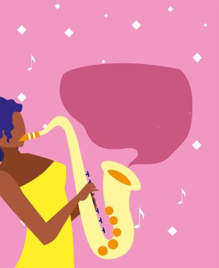 müzisyen kadın saksafon müzik çalıyor