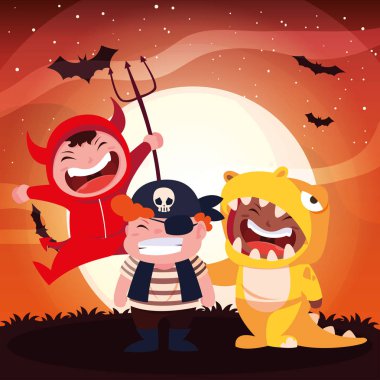 cadılar bayramı için kılık değiştirmiş bir grup çocuk