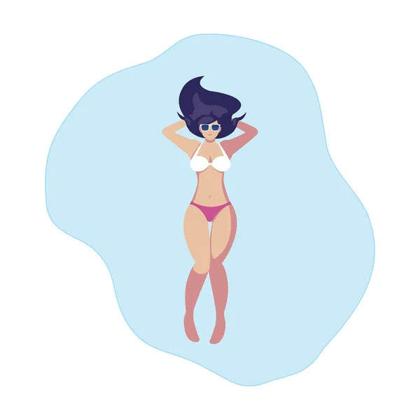 Hermosa mujer con traje de baño flotando en el agua — Vector de stock