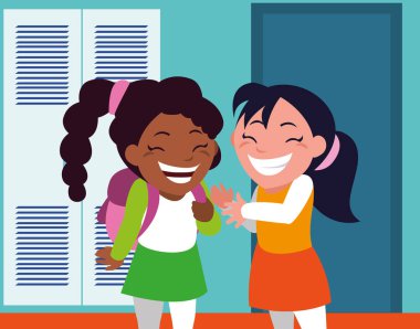 Okul koridorunda dolapları olan öğrenci kızlar okula geri dönüyorlar.