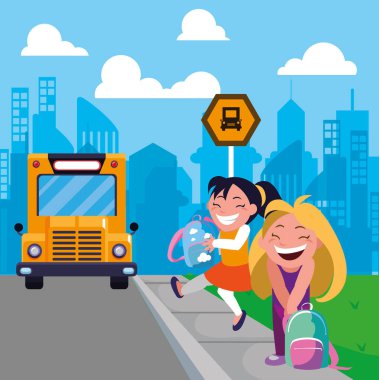 Otobüs durağındaki arka plandaki öğrenci kızlar.