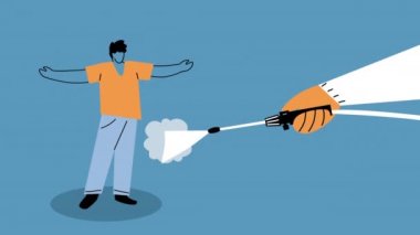 Biyolojik koruma giysisi, dezenfektan spreyi ve insanı olan bir işçi.