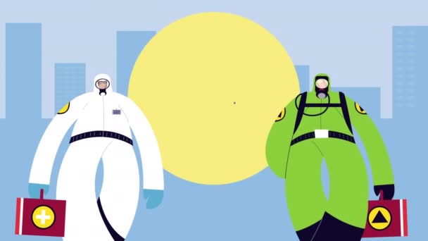 バイオセーフティスーツを着た工業労働者が街を守る19 — ストック動画