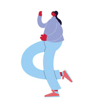 Maskeli kadın nesnelerle yürüyor