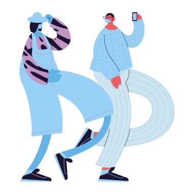 Akıllı telefonları olan adamlar fotoğraf çekiyor.