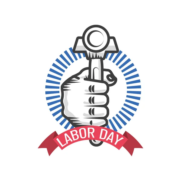 Feliz celebración del día del trabajo, la mano sostiene una herramienta de martillo — Vector de stock