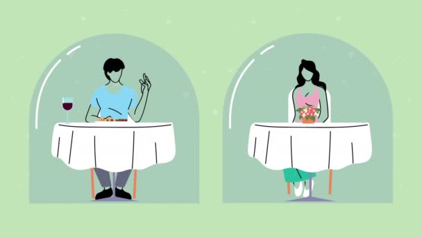Protocolos de biossegurança em restaurante com casal comendo — Vídeo de Stock