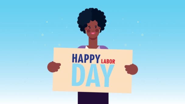 Feliz celebración del día del trabajo con la mujer de negocios levantando letras — Vídeos de Stock