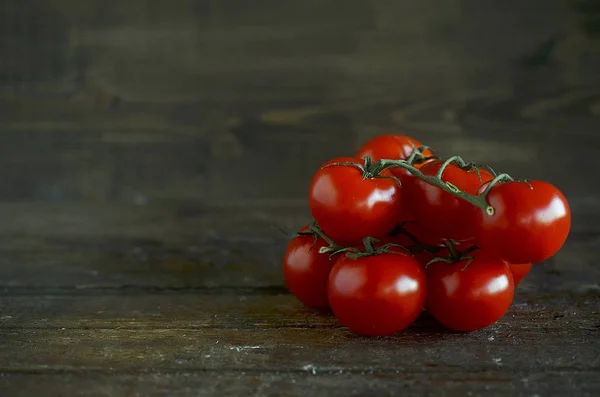 Tomates Cherry Sobre Fondo Madera — Foto de Stock