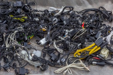 Eski ikinci elektrik bit pazarında satmak