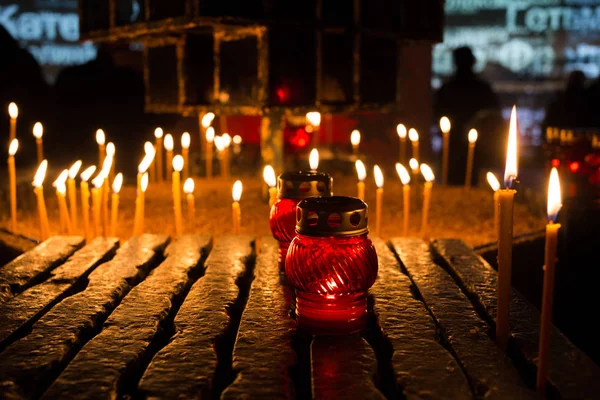 Ukrainian Genocide of 1932-33, Anniversary in 2018 year in Kyiv, Ukraine. Devotional candle in row — Stock Photo, Image