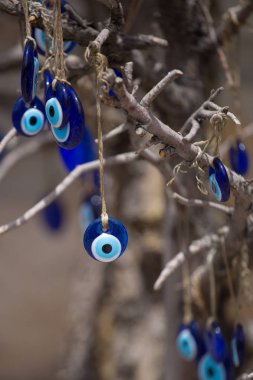 Yunan gözü. Geleneksel cam işi, Türk nazar sembolü. Nazar boncuu. Mavi göz kötü