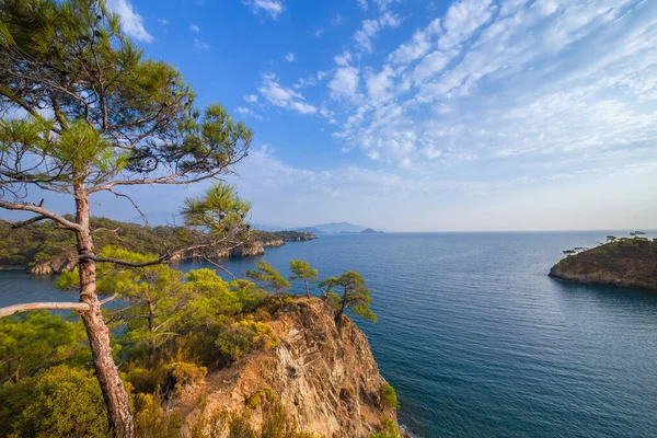 지중해 자연의 청록색 풍경. 터키, 페티 예 스톡 사진