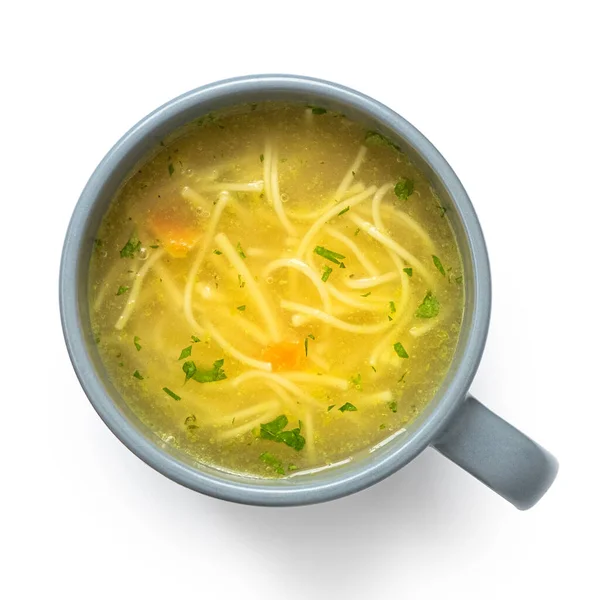 Instant-Hühnernudelsuppe in einem grauen Keramikbecher isoliert auf wh — Stockfoto