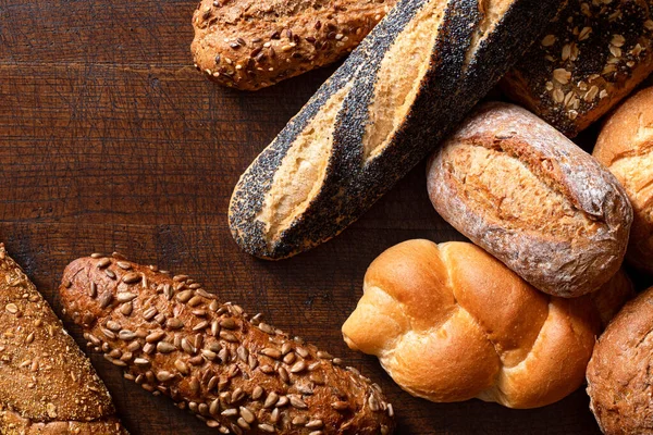 Ekmek ve baget ekmeği kırsal kesimlerde karıştırılmış. Üst Manzara. Evet. — Stok fotoğraf