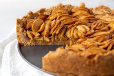 Taze elmalı turta. Kapatın.