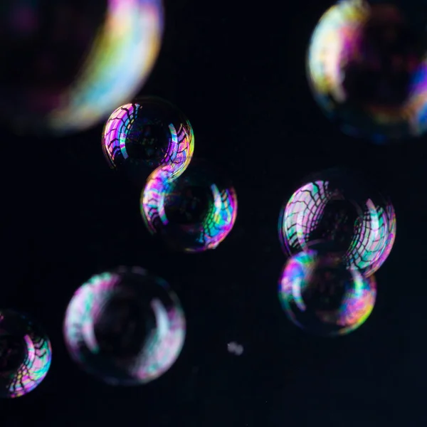 Радужные Пузыри Черном Фоне — стоковое фото