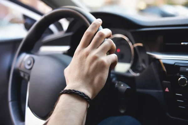 Man Arms Holding Rudder Automobile Sunny Day — Stock Photo, Image