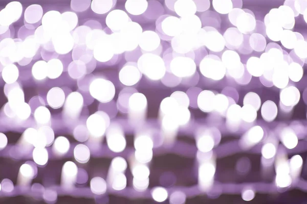 Fond bokeh abstrait violet sur un fond noir. Design créatif. — Photo