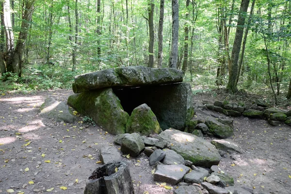 Dolmen Shapsug Forêt Dans Ville Près Village Shapsugskaya Les Sites — Photo